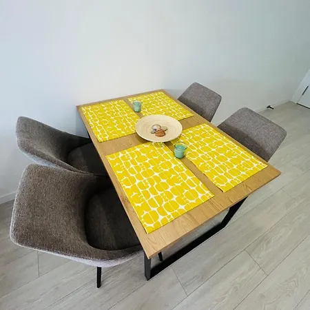 Aptos Diseno Centro *